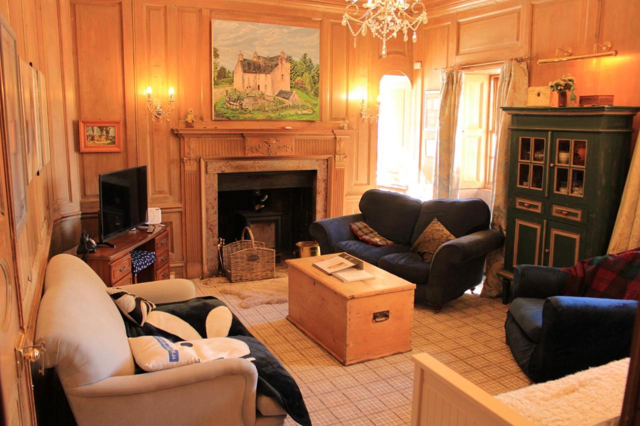 East Wing Lickleyhead Castle Villa Auchleven Buitenkant foto