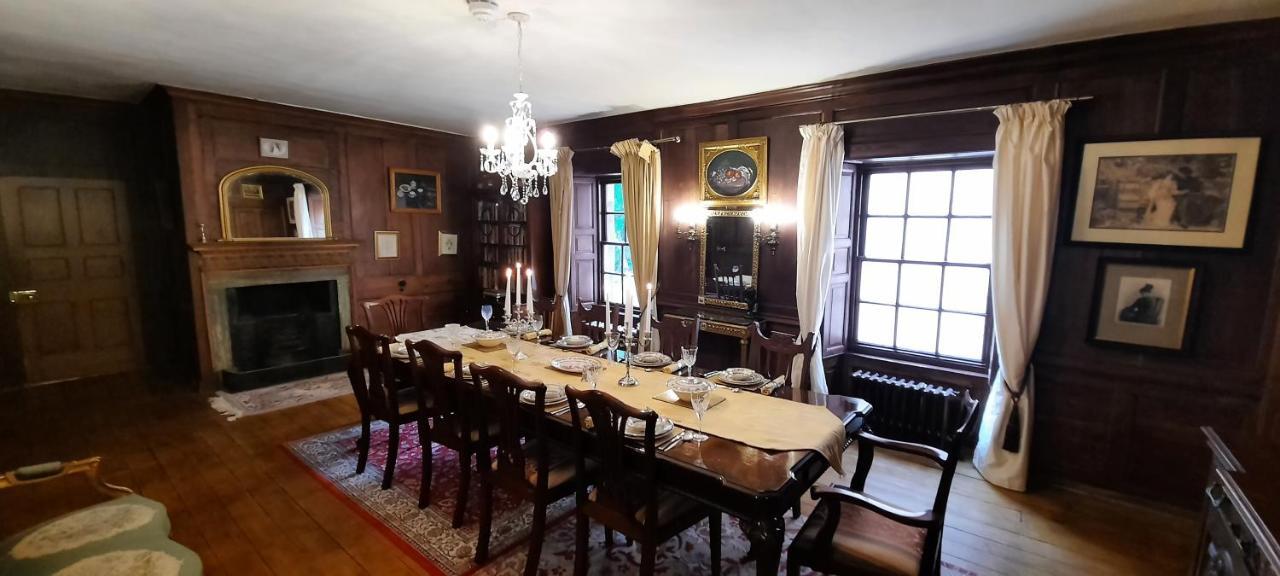 East Wing Lickleyhead Castle Villa Auchleven Buitenkant foto